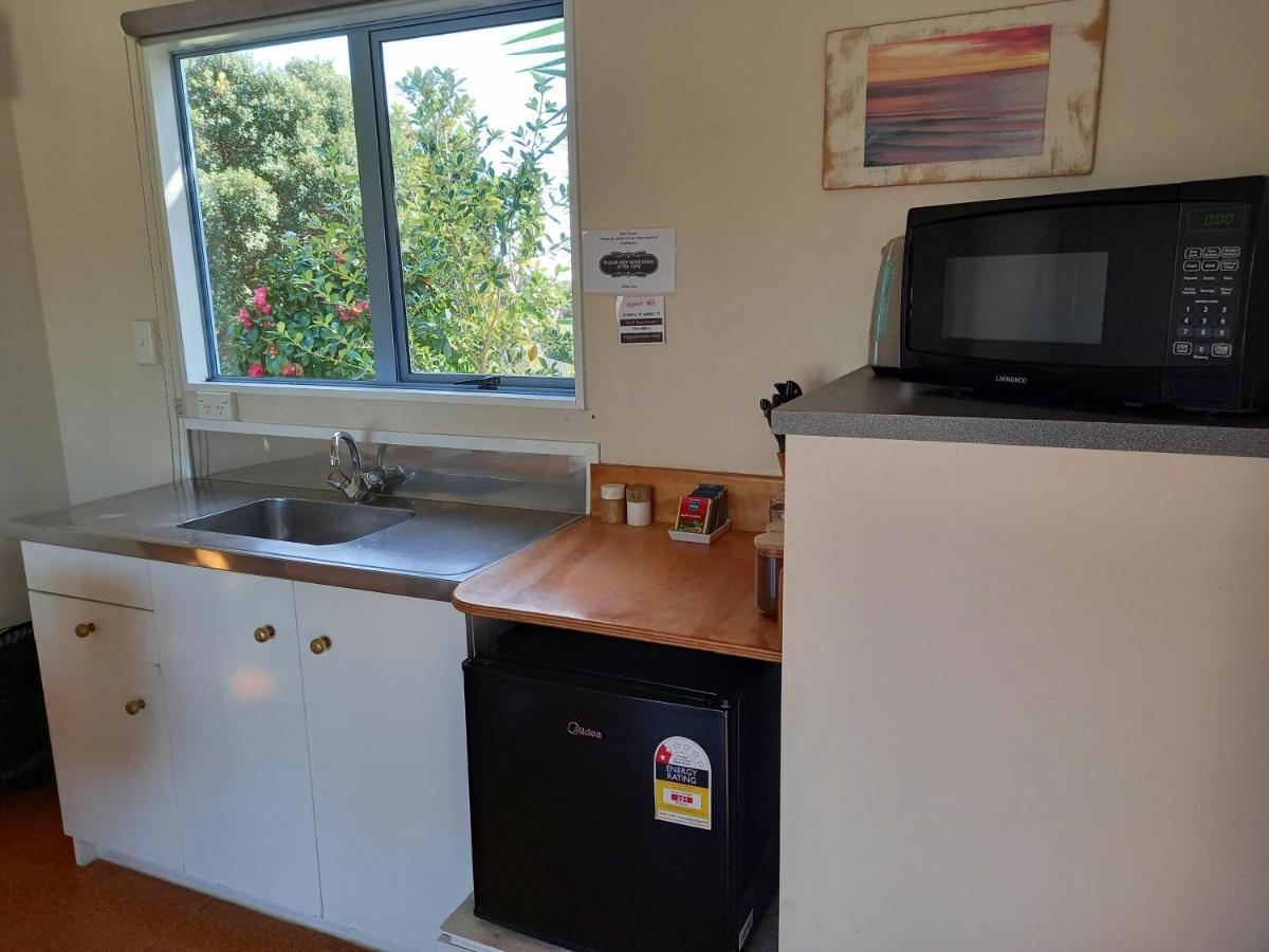 Raglan West Accommodation Units Exteriör bild